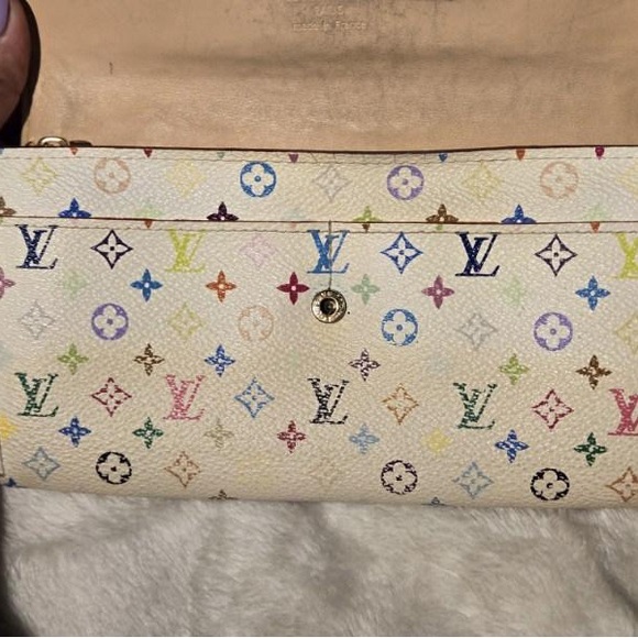 LV- Authentic Louis Vuitton x Murikami “Sarah” Multi-color logo Long Snap Wa… - Picture 4 of 14